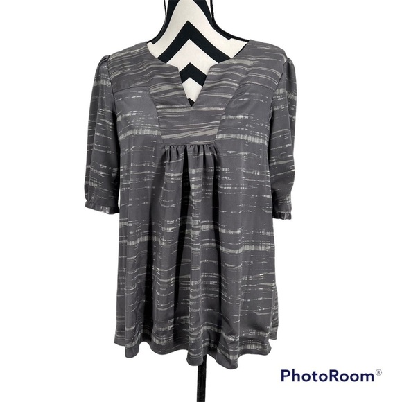 Daisy Fuentes Silver Gray Top Size L - Picture 1 of 7